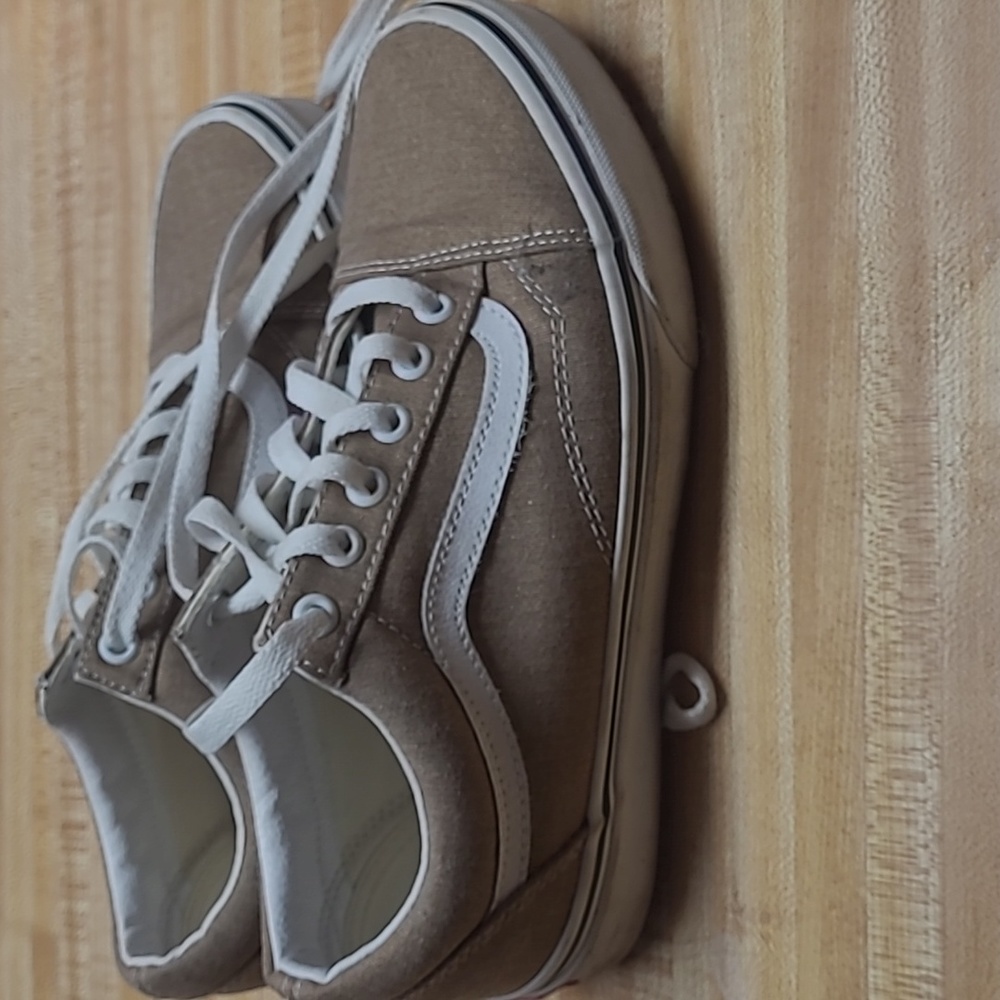 Size 8 biege with gold vans